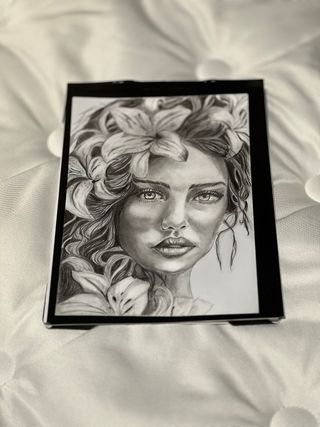 Stampa disegno donna con gigli