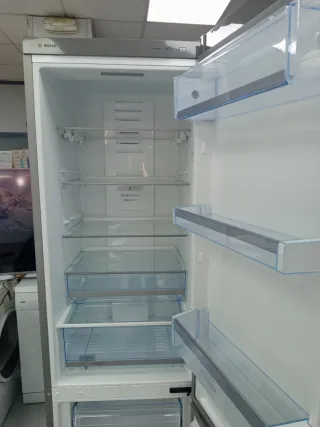 Nevera Bosch  2m x 60cm , energética A+++