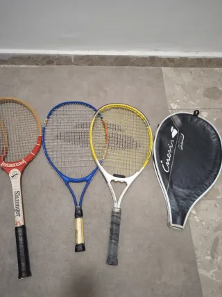 Lote de 4 raquetas de tenis y fundas
