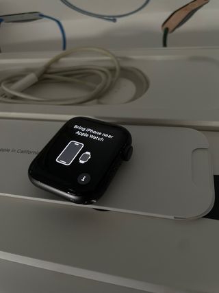 Apple Watch SE 44mm Gris