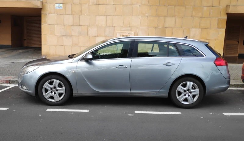 Opel Insignia 2009 - foto 1