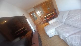 Se alquila una habitación (por 4 caminos)