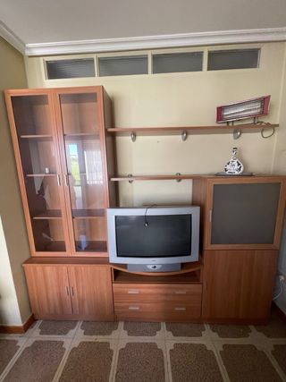 Mueble salón TV madera y cristal