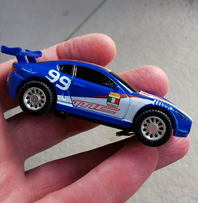 Coche Slot motor eléctrico pista carreras 1:64