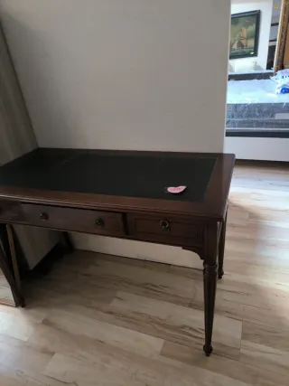 Mesa escritorio antigua madera y cuero