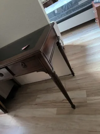 Mesa escritorio antigua madera y cuero