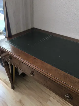 Mesa escritorio antigua madera y cuero