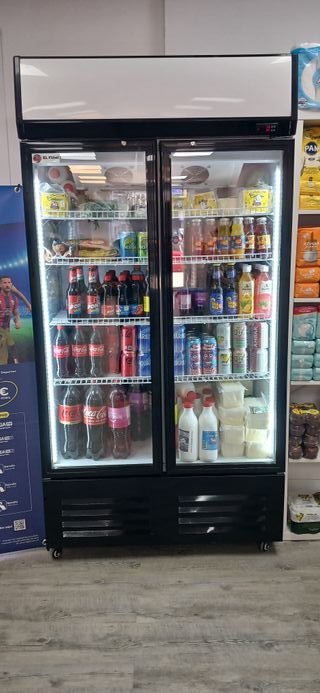 Nevera, refrigerador,expositor vertical