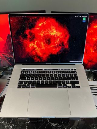 MacBook Pro 1T SSD/ 2019 16” i9 16GB RAM