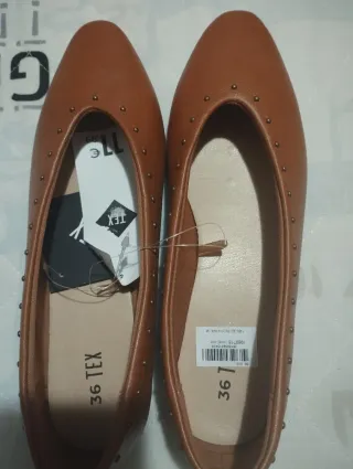 Zapatos planos TEX marrones talla 36.