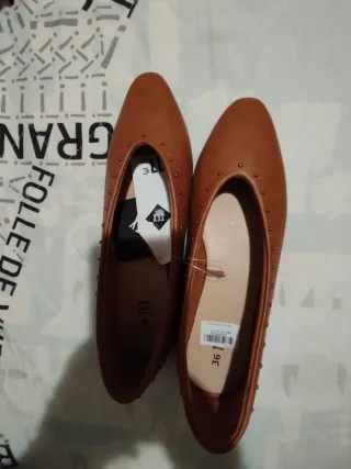 Zapatos planos TEX marrones talla 36.