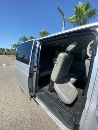 Volkswagen Caravelle 2011