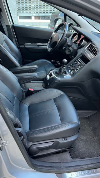 Peugeot 5008 2014