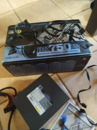 Fuente Alimentación Corsair HX750