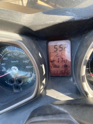 Yamaha Xmax 400 gris