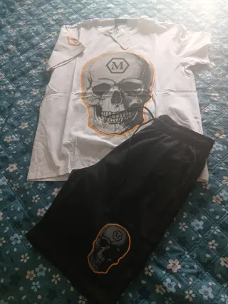 Conjunto camiseta y pantalón corto calavera