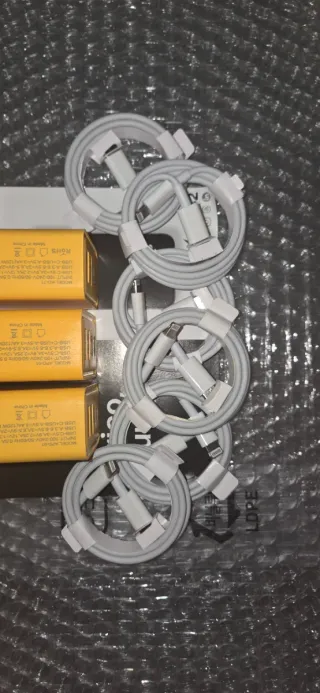 Lotto 3 Caricabatterie + 6 Cavi Lighting