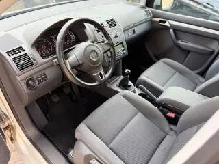 Volkswagen Touran 2011