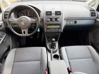 Volkswagen Touran 2011