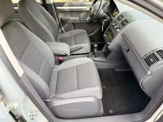 Volkswagen Touran 2011