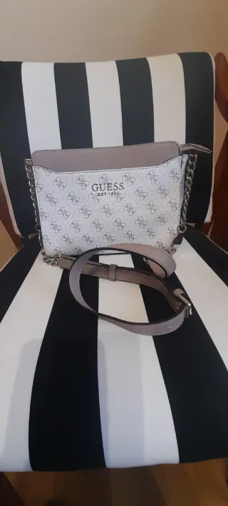 Bandolera Guess Beige y Blanca