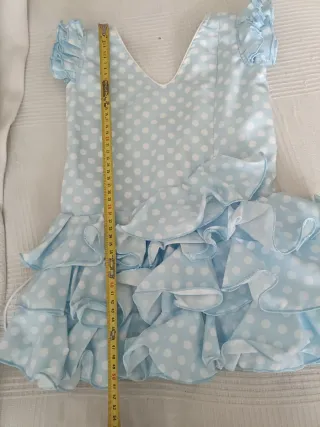 Traje de flamenca azul con lunares blancos niña