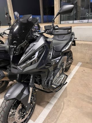 Honda X-ADV 750 Negra/Gris Automática