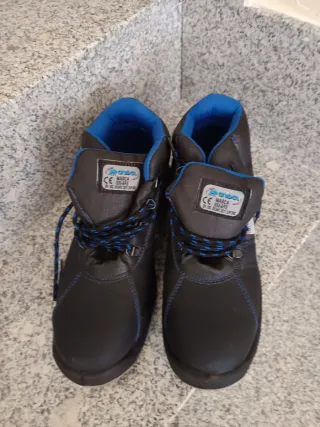 Botas de trabajo negras y azules