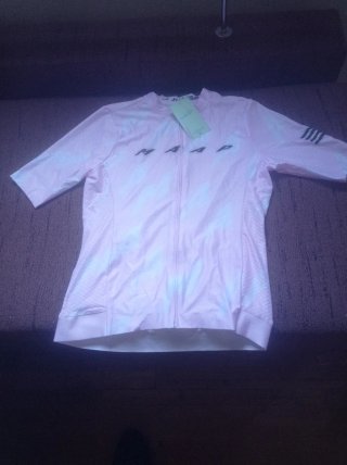 Camiseta de ciclismo MAAP rosa