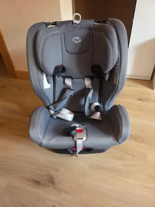 Silla de coche para bebé giratoria