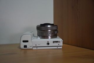 Cámara Sony A6000 + Lente 16-50mm