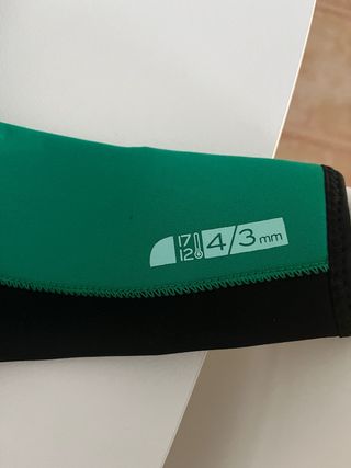Neopreno infantil verde y negro