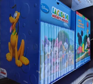 Libros y DVDs "juega y aprende con Mickey y Disney