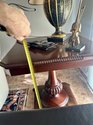 Mesa auxiliar de madera