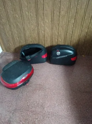 Baúl trasero moto SHAD y maletas laterales