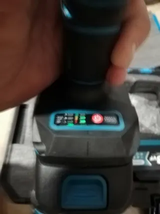 Taladro de impacto a batería YOFIDRA