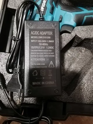 Taladro de impacto a batería YOFIDRA