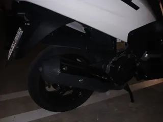 Scooter 125cc Blanca y Negra