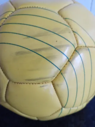 Pelota Kipsta Amarilla