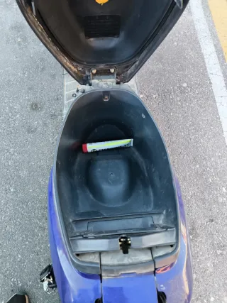 Honda Dio Azul/Morado Scooter Automático