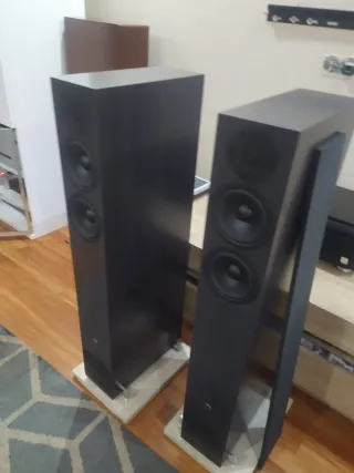 PMC FACT 8 Altavoces