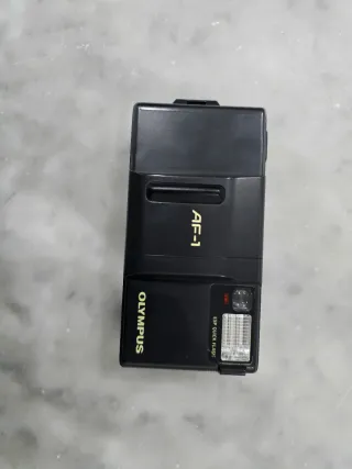 Olympus AF-1 compatta