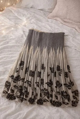 Falda midi floral beige y marrón