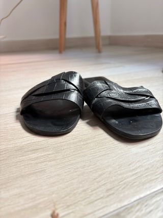 Sandalias Zara Negras Piel Cocodrilo
