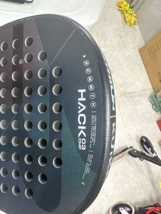 Pack Bullpadel HACK 03 + 4 botes de pelotas + grip