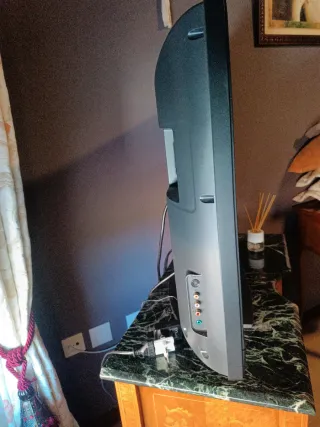 Televisor Sony Negro plano de 32 pulgadas + TDT