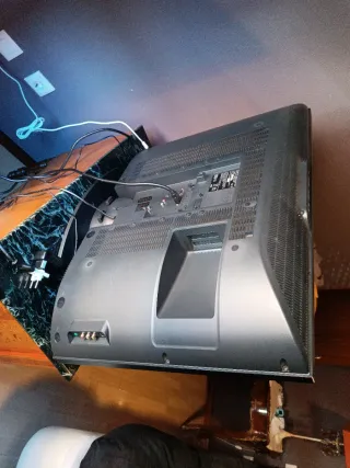 Televisor Sony Negro plano de 32 pulgadas + TDT