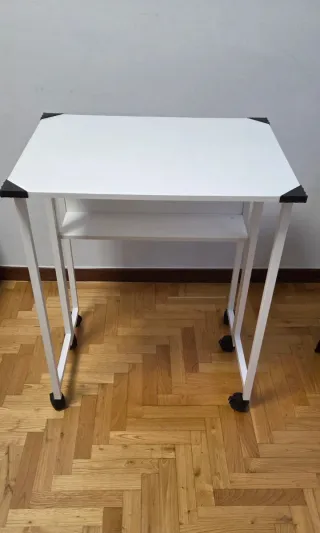Escritorio plegable con ruedas