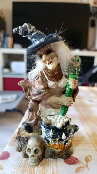 Figura Bruja Alquimista 16 cm - Resina y Texturas