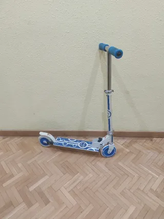 Patinete infantil azul